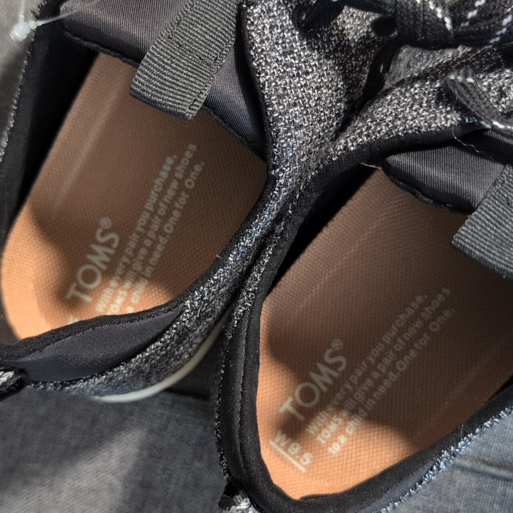Toms Women's Cabrillo Black Terry Sneakers Sz 9.5 - Picture 3 of 5
